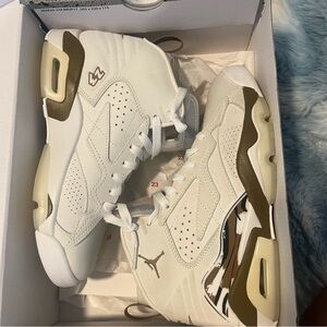Jordan Women's Sneakers in White and Brown